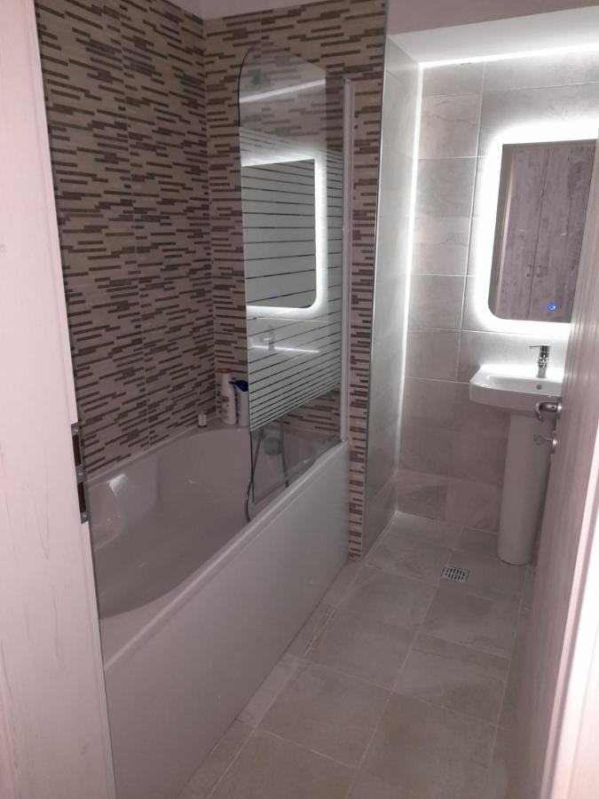 بوخارست Sweety Relaxing Apartment No 135 المظهر الخارجي الصورة